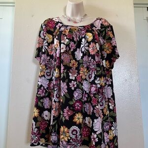 Elegant Floral Patterned Top 2X